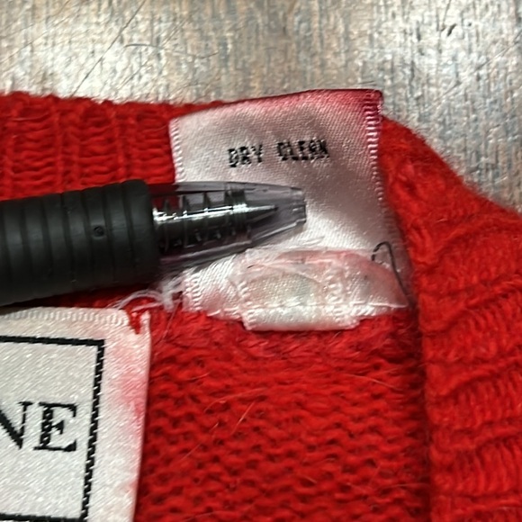 Vintage Preppy Evan Picone Red Black Lamb'swool Angora Blend Cardigan Sz M EUC - Picture 7 of 13